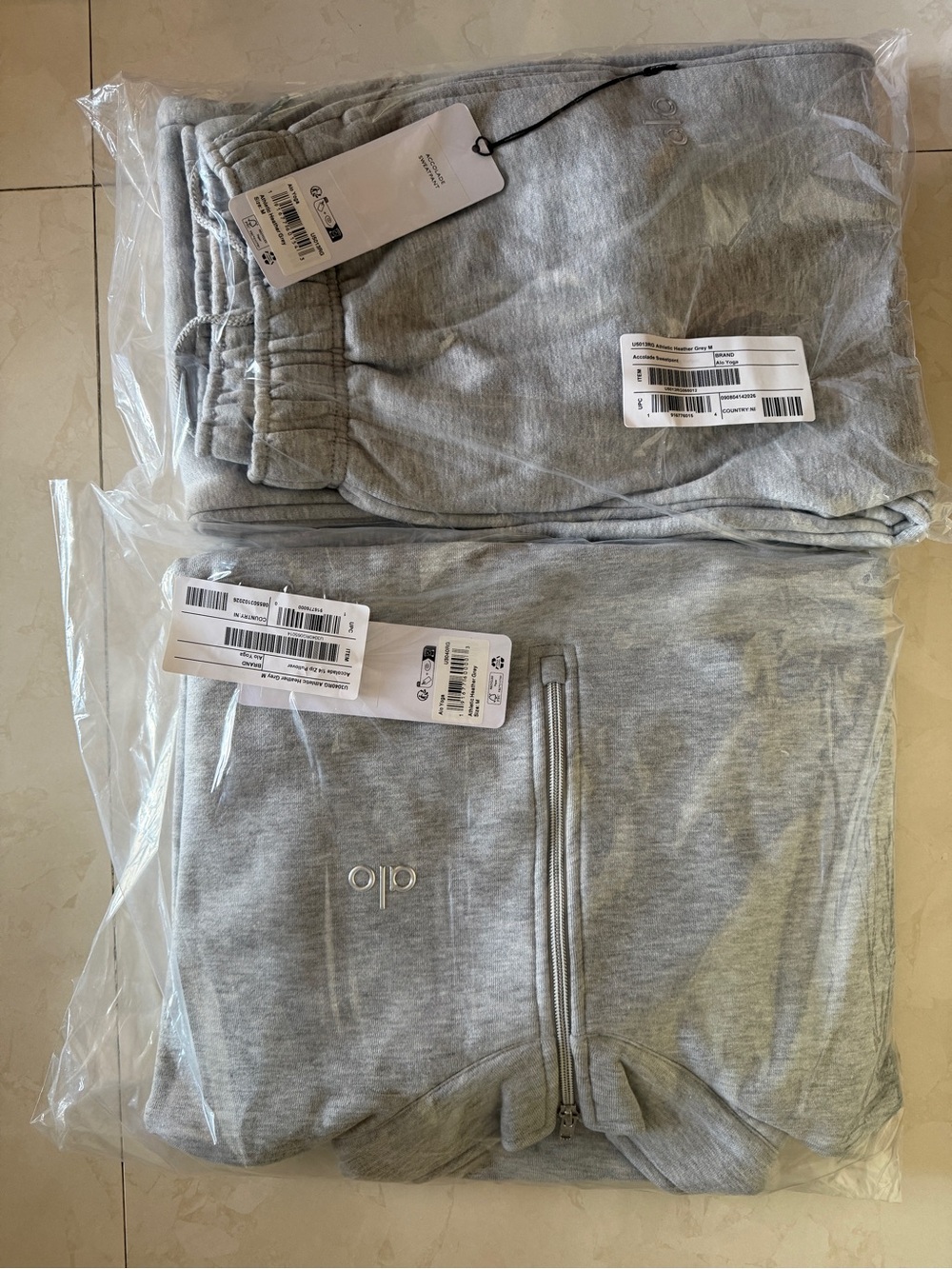 Alo Yoga Accolade 1/4 Zip & Sweatpant Set Grey M NWT - Picture 9 of 9